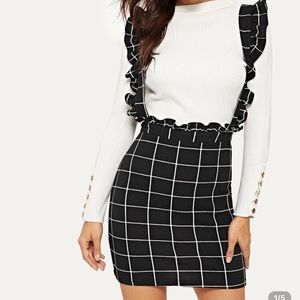 Shirred waist plaid skirt with flounce strap